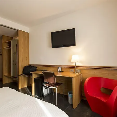 Отель Europa 4*